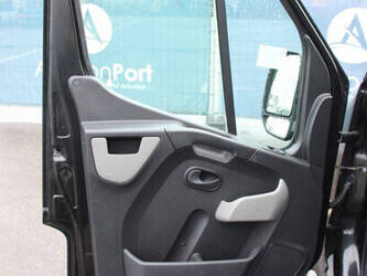 2017-nissan-nv400-1404565-44911216