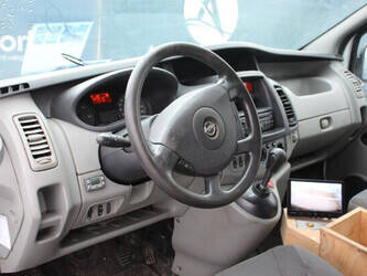 2011-opel-vivaro-2-5-cdti-44911263