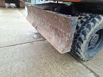 2016-hitachi-zx170w-5b-1403469-44911504