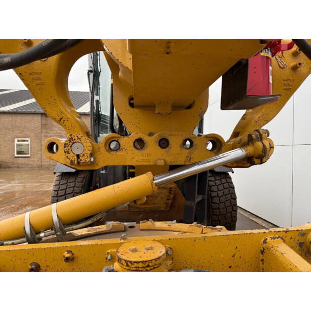 2018 Caterpillar 140M3-44911616