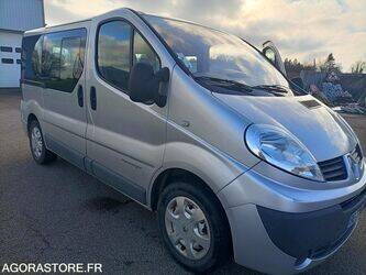 2011-renault-trafic-1404643-44925474