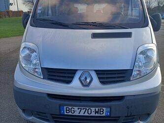 2011-renault-trafic-1404643-44925475