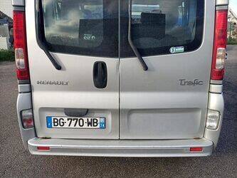 2011-renault-trafic-1404643-44925476