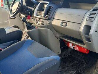 2011-renault-trafic-1404643-44925479