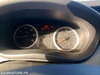 2011-renault-trafic-1404643-44925481