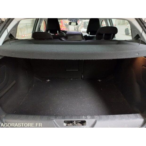 2016 بيجو 308-44925494