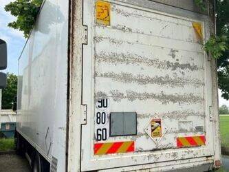 2008-renault-premium-1404651-44925549