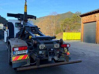 2011-renault-premium-1404284-44925570