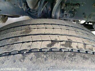 2011-renault-premium-1404284-44925578