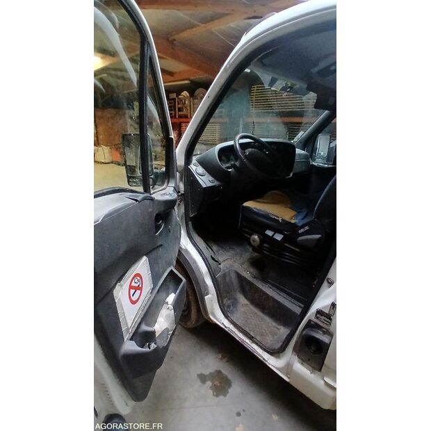 2001 Iveco 35C11-44938774