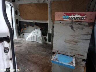 2011-citroen-jumpy-1404723-44938796