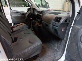 2011-citroen-jumpy-1404723-44938798