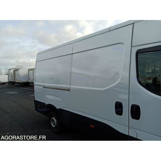 2019 Iveco 35S14N-44938958