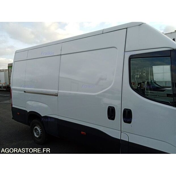 2019 Iveco 35S14N-44938959