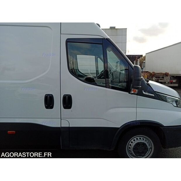 2019 Iveco 35S14N-44938960