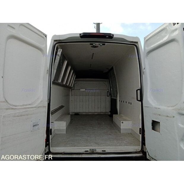 2019 Iveco 35S14N-44938964