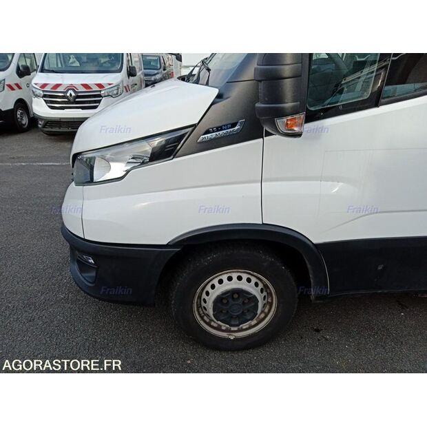 2019 Iveco 35S14N-44938971