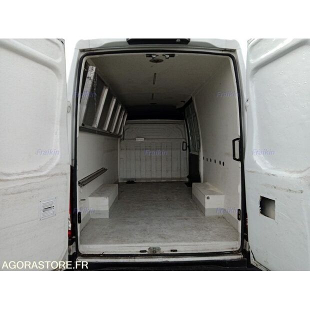 2019 Iveco 35S14N-44938974