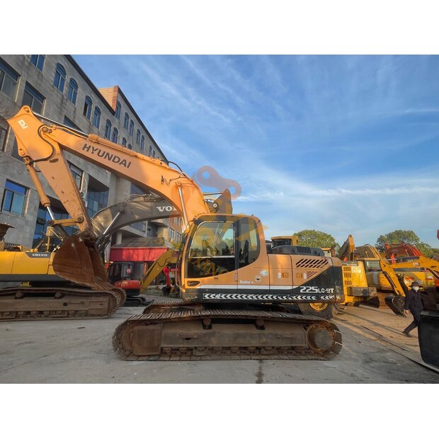 2022 Hyundai 225-9-44938987