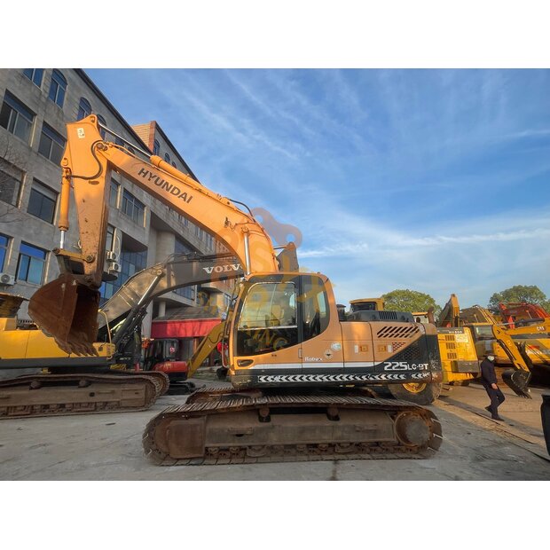 2022 Hyundai 225-9-44938990