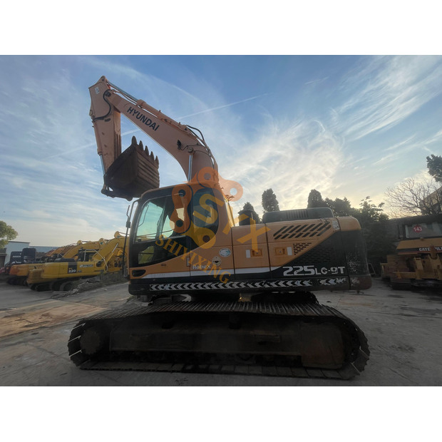 2022 Hyundai 225-9-44938996