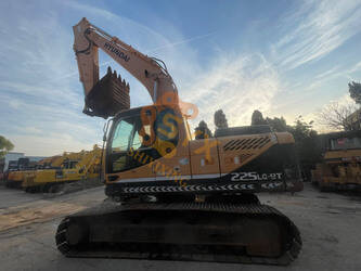 2022-hyundai-225-9-44938996