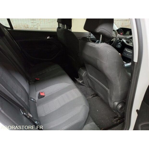 2016 بيجو 308-44939141