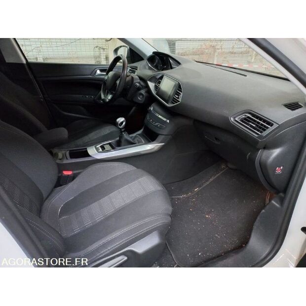 2016 بيجو 308-44939142