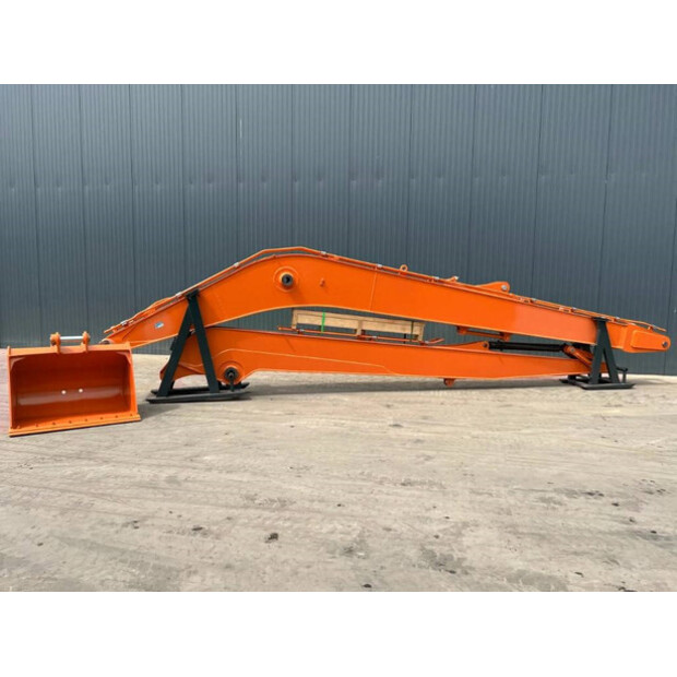 2025 Hitachi ZX210-44940215