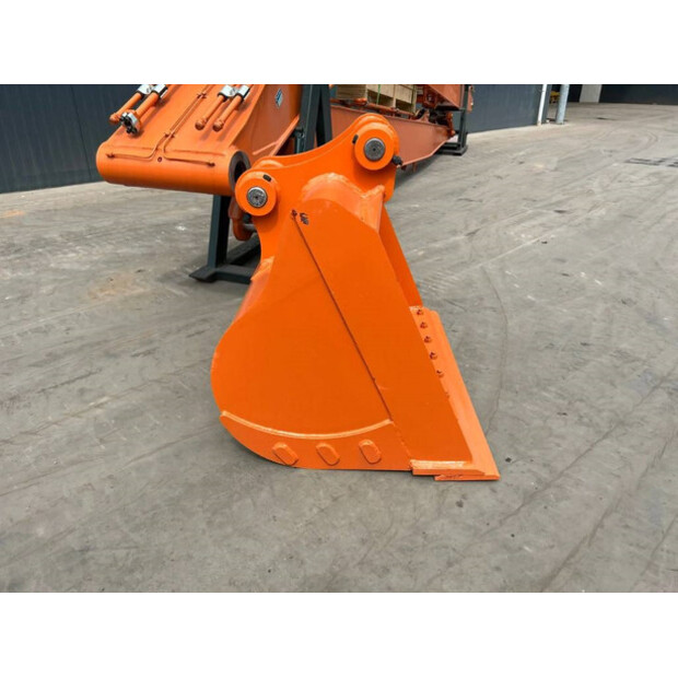 2025 Hitachi ZX210-44940219