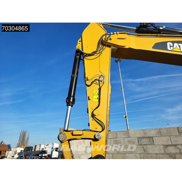 2018 Caterpillar 352F-44940754