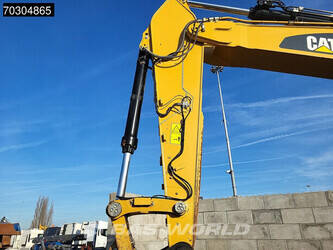 2018-caterpillar-352f-1404848-44940754