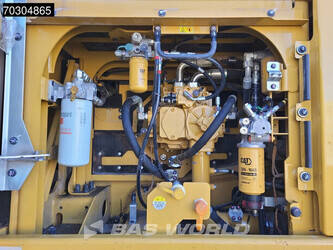 2018-caterpillar-352f-1404848-44940768