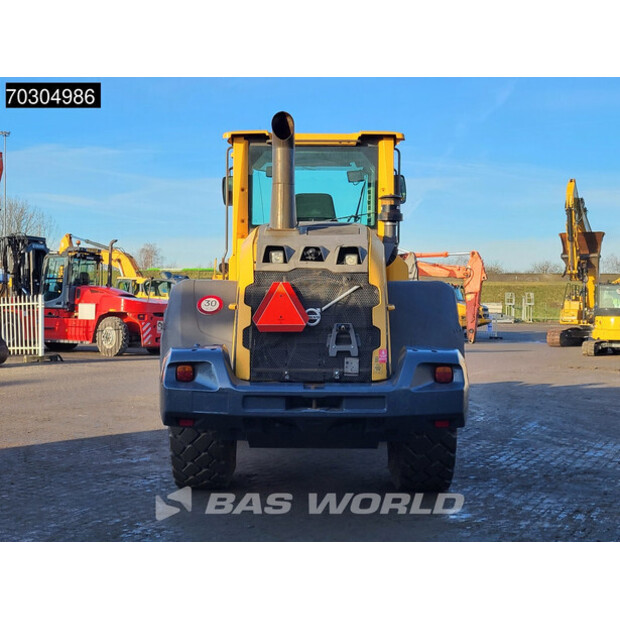 2013 فولفو L70G-44940887