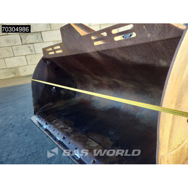 2013 فولفو L70G-44940897