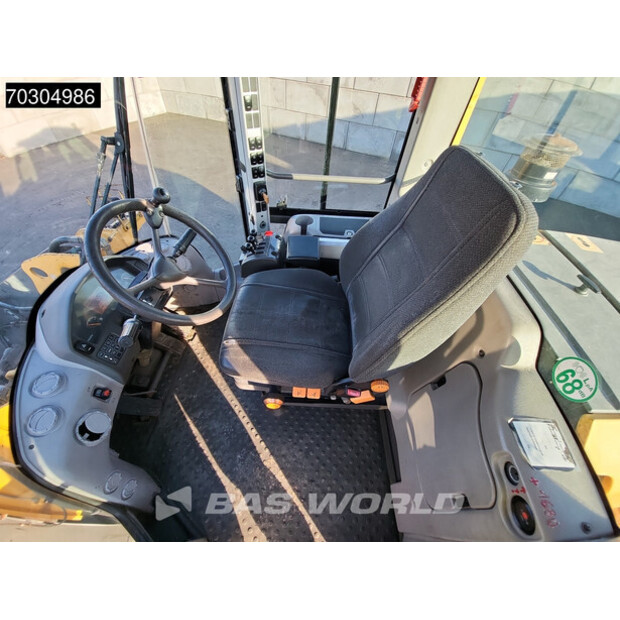 2013 فولفو L70G-44940913