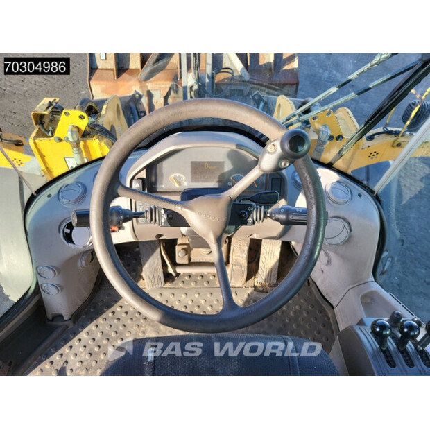 2013 فولفو L70G-44940914