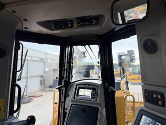 2019-caterpillar-d8t-1405057-44943176