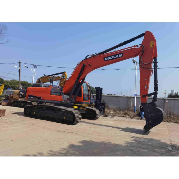 2022 Doosan DX300-44943306