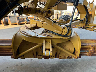 2018-caterpillar-140k-1405064-44943409