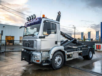 صورة ل شاحنات مع هوك 2007 مان TGM 18.280 BB