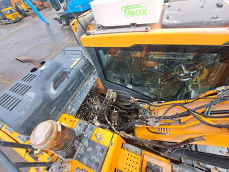 2018-hyundai-hw-140-44945233