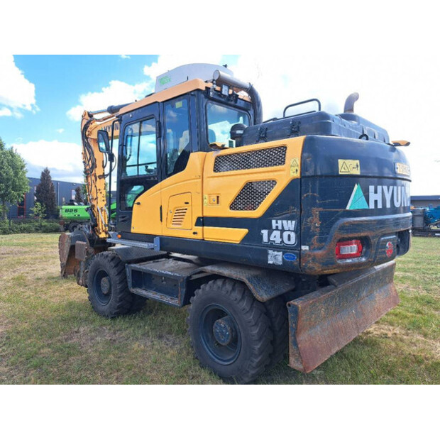 2018 Hyundai HW 140-44945237