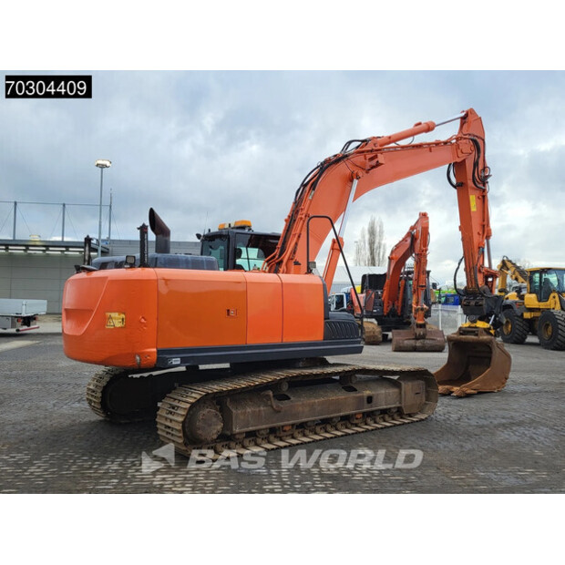 2015 Hitachi ZX210LC-5B-44945456