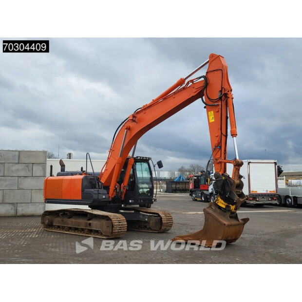 2015 Hitachi ZX210LC-5B-44945457