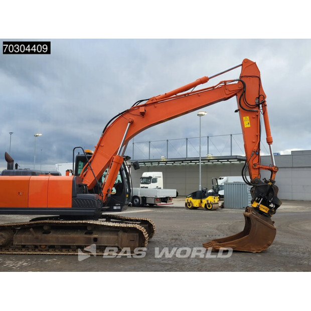 2015 Hitachi ZX210LC-5B-44945460