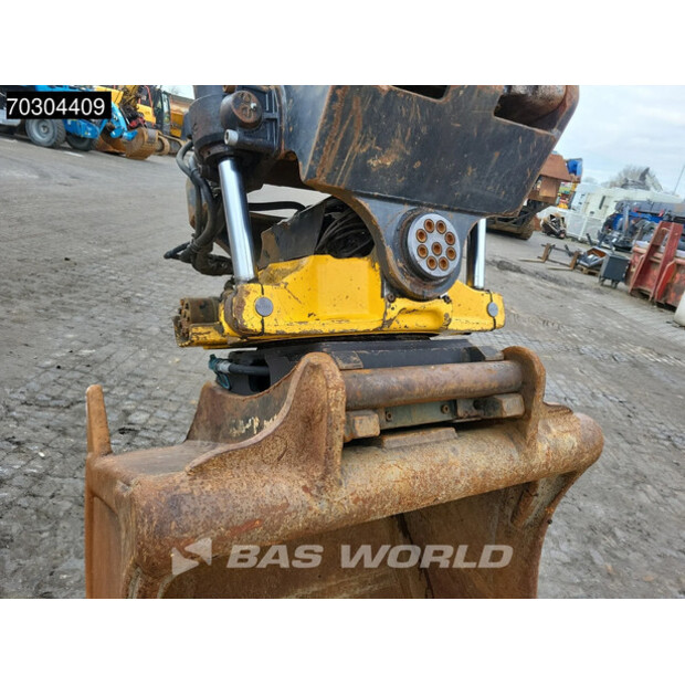 2015 Hitachi ZX210LC-5B-44945464