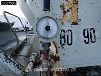 2017-mercedes-benz-arocs-3240-1404859-44945557