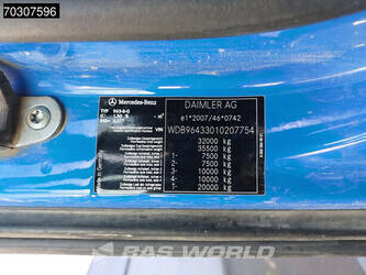 2017-mercedes-benz-arocs-3240-1404859-44945581