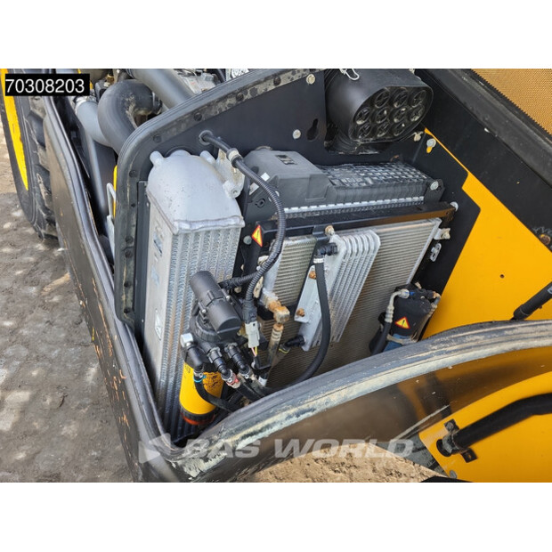 2018 جيه سي بي 540-140-44945841